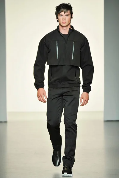 Look 28